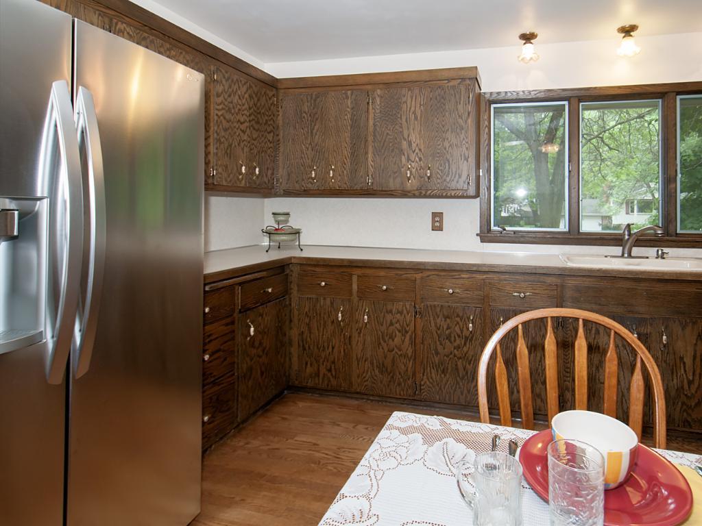 10029 Upton Rd, Bloomington, MN 55431 photo 4