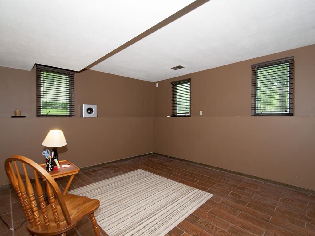10029 Upton Rd, Bloomington, MN 55431 photo 17
