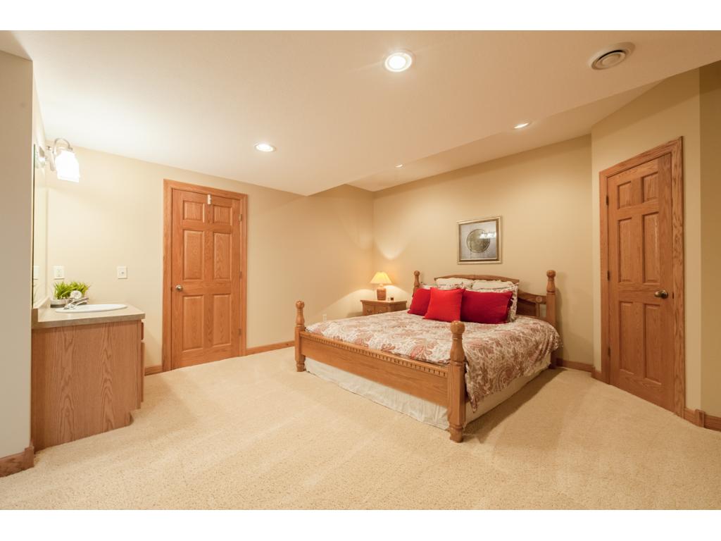 4824 Redpoll Ct, Eagan, MN 55123 photo 20