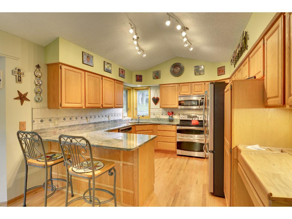 3390 Rolling Hills Dr, Eagan, MN 55121 photo 9