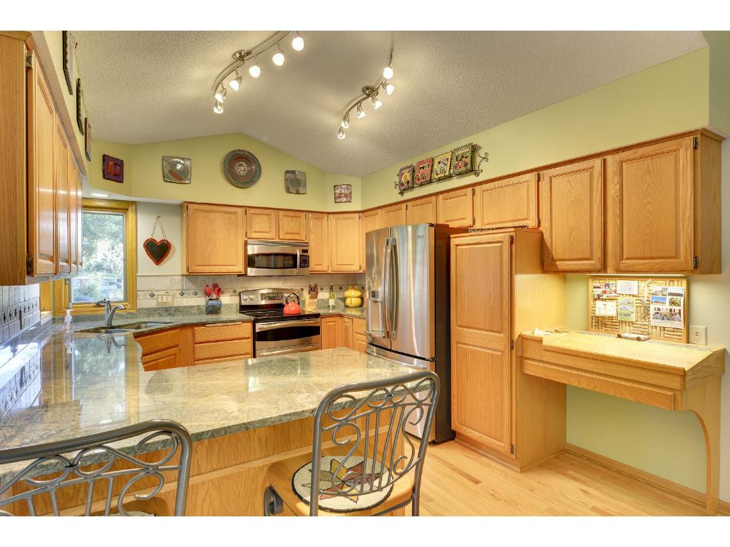 3390 Rolling Hills Dr, Eagan, MN 55121 photo 8