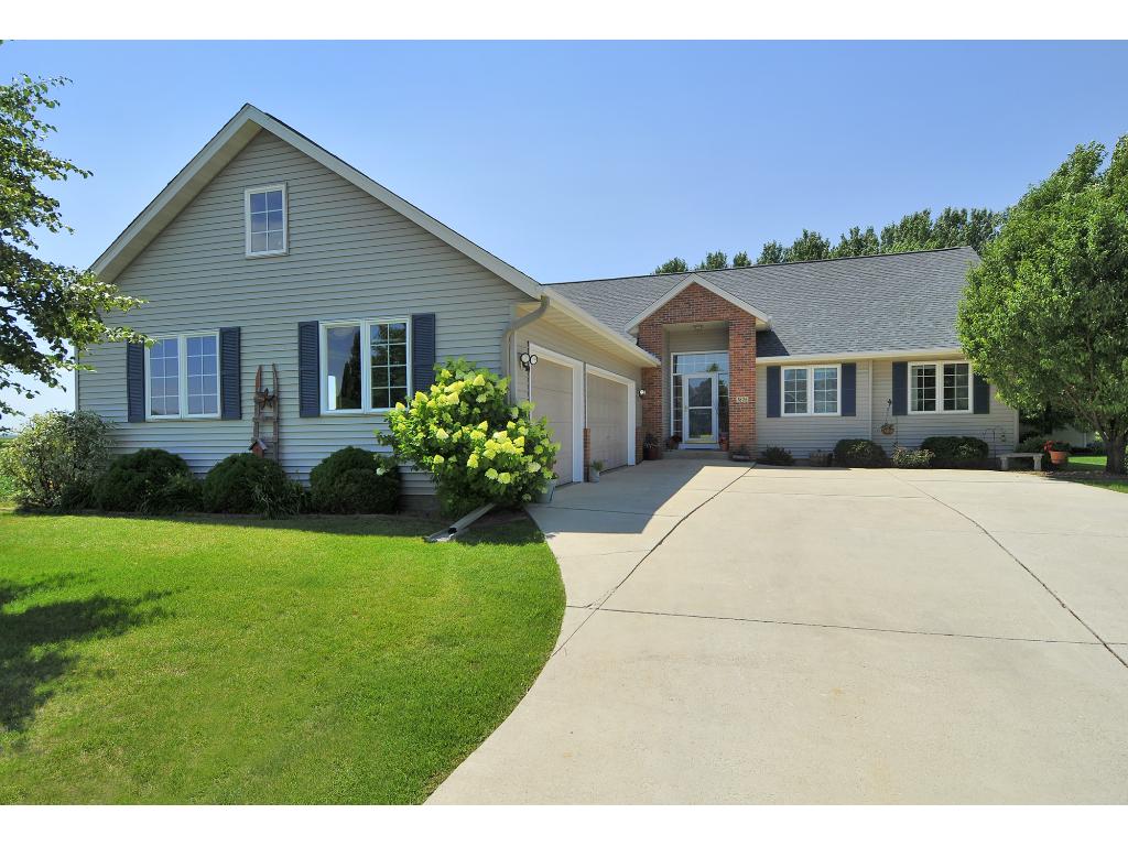 1826 Sunbird Drive Dr, Faribault, MN 55021 photo 1