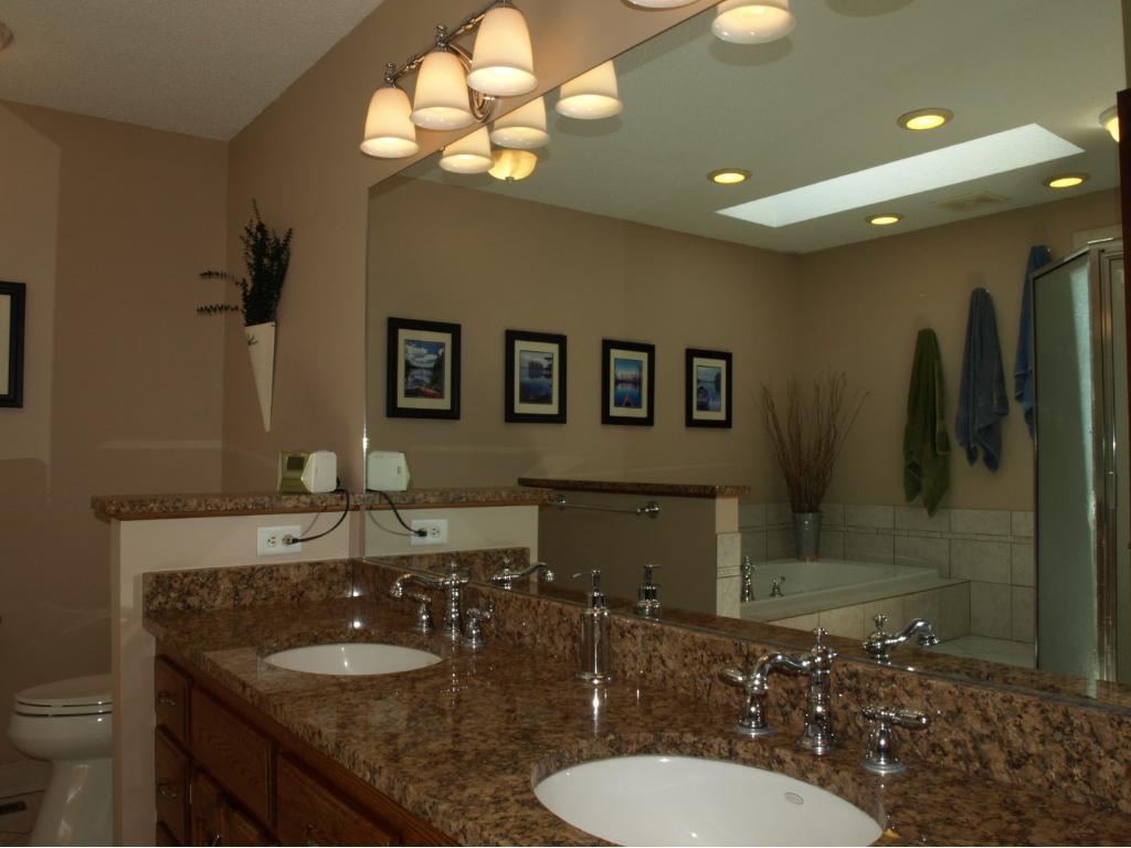4656 Parkridge Ct, Eagan, MN 55123 photo 13