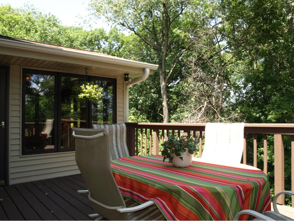 4656 Parkridge Ct, Eagan, MN 55123 photo 11