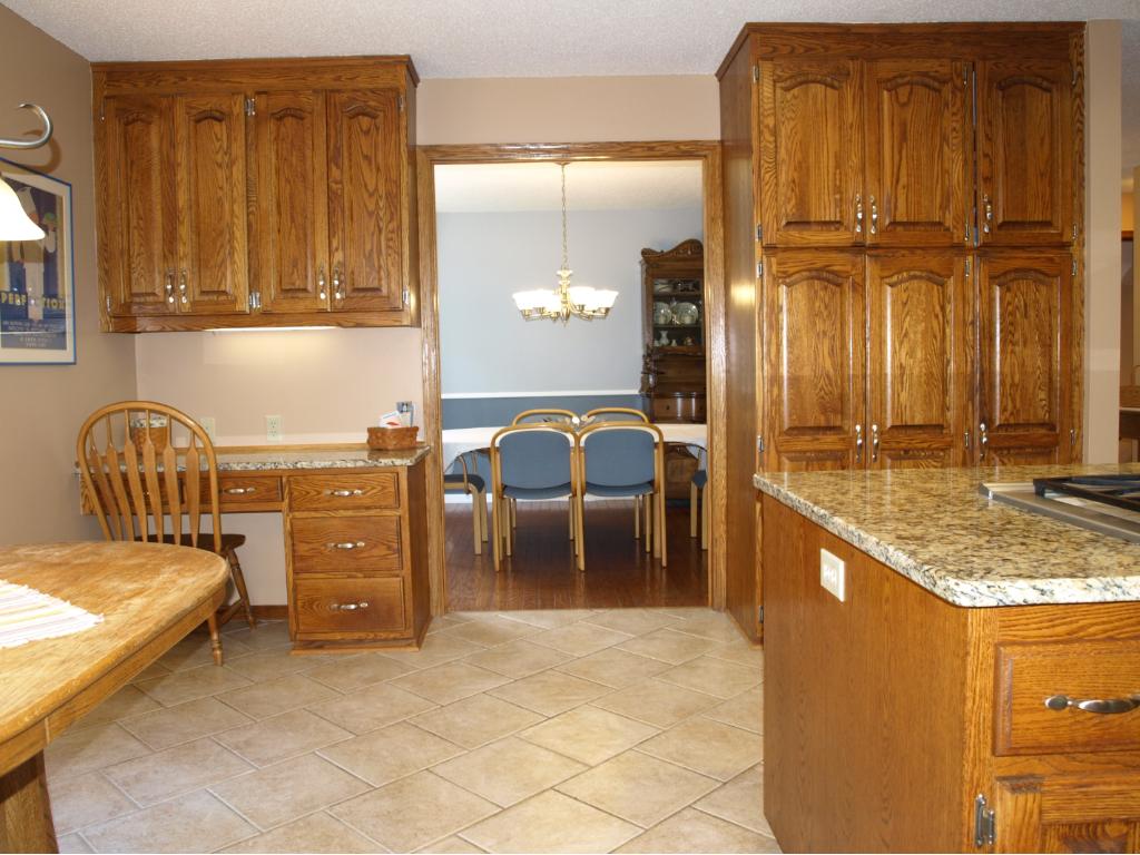 4656 Parkridge Ct, Eagan, MN 55123 photo 7