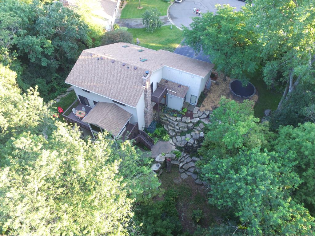 4656 Parkridge Ct, Eagan, MN 55123 photo 3