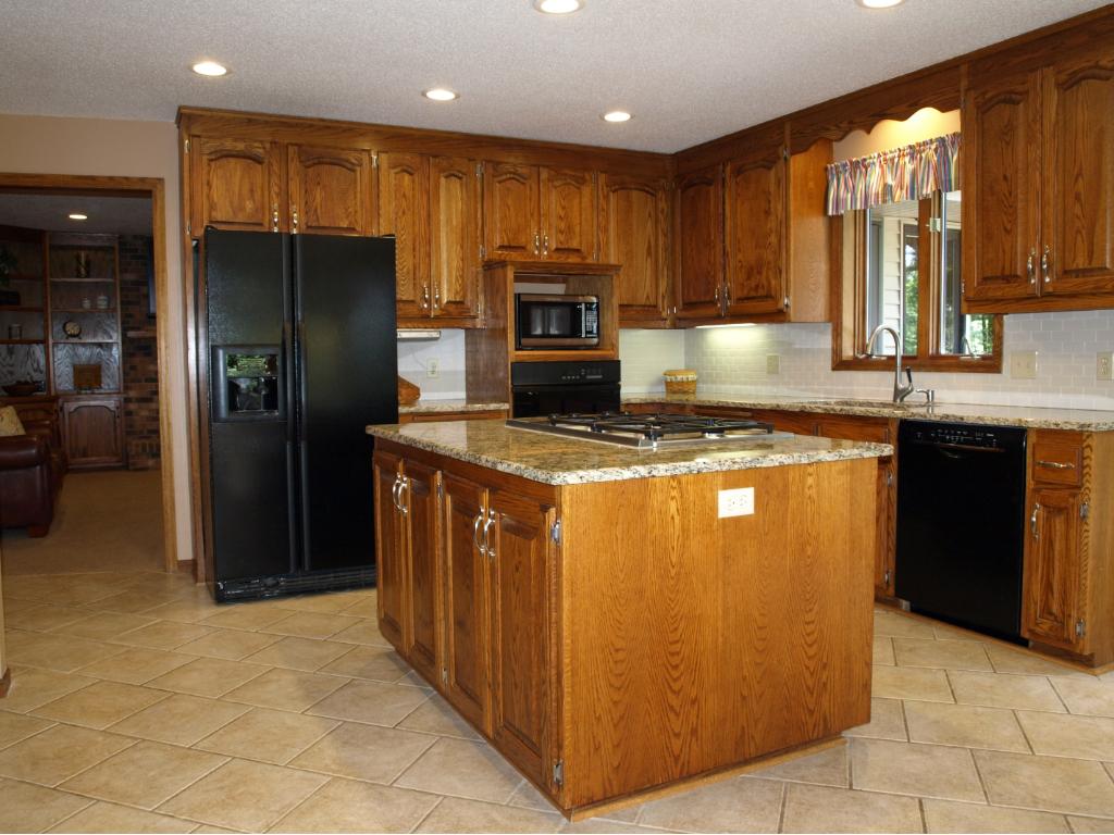 4656 Parkridge Ct, Eagan, MN 55123 photo 6