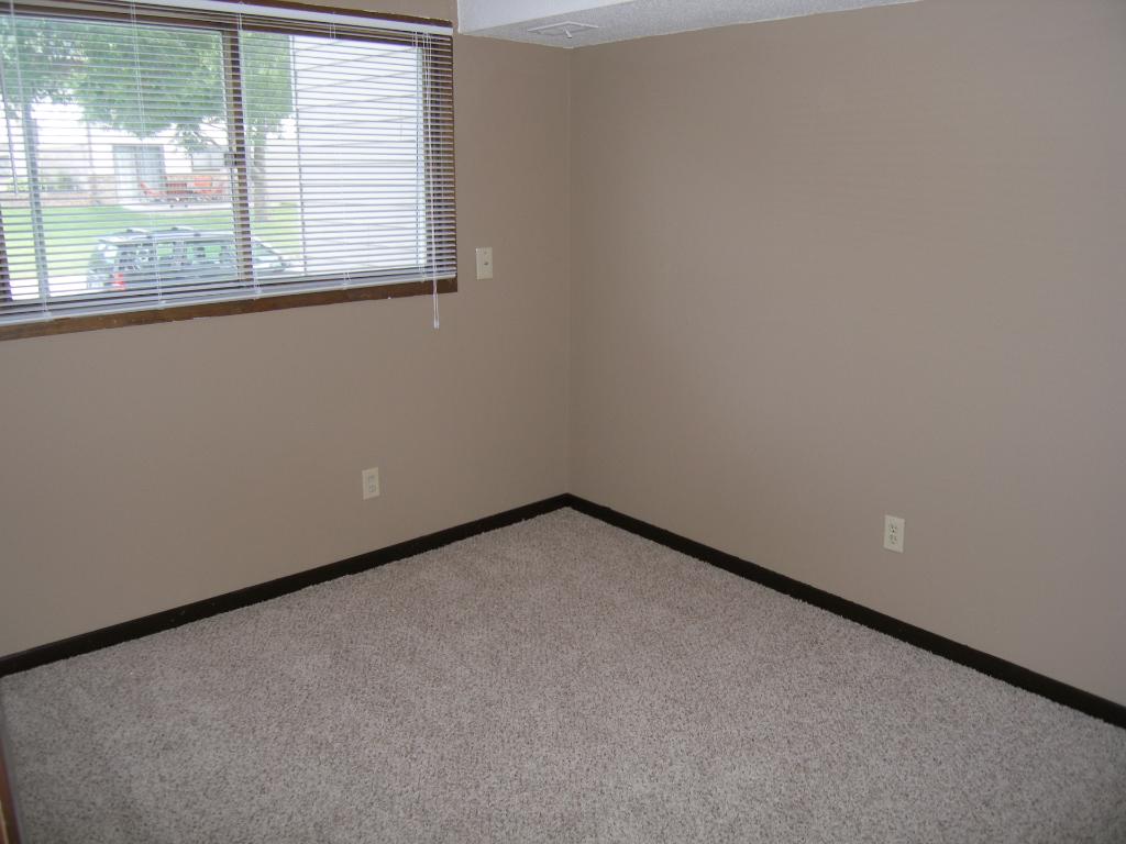 1720 Hickory Hill Dr, Eagan, MN 55122 photo 13