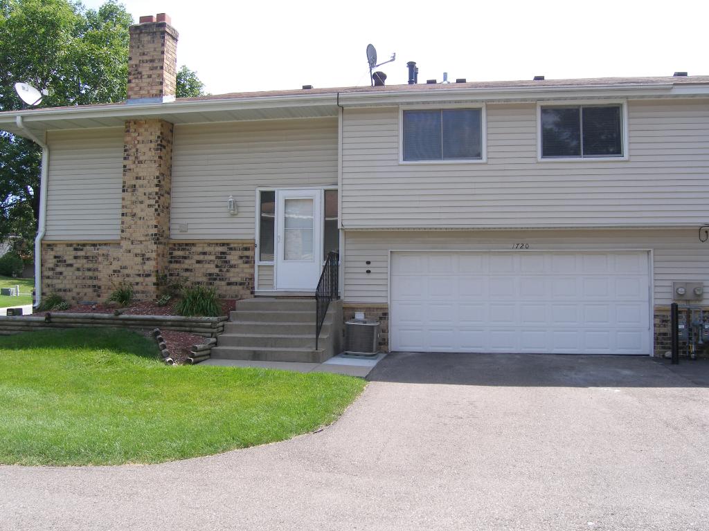 1720 Hickory Hill Dr, Eagan, MN 55122 photo 1