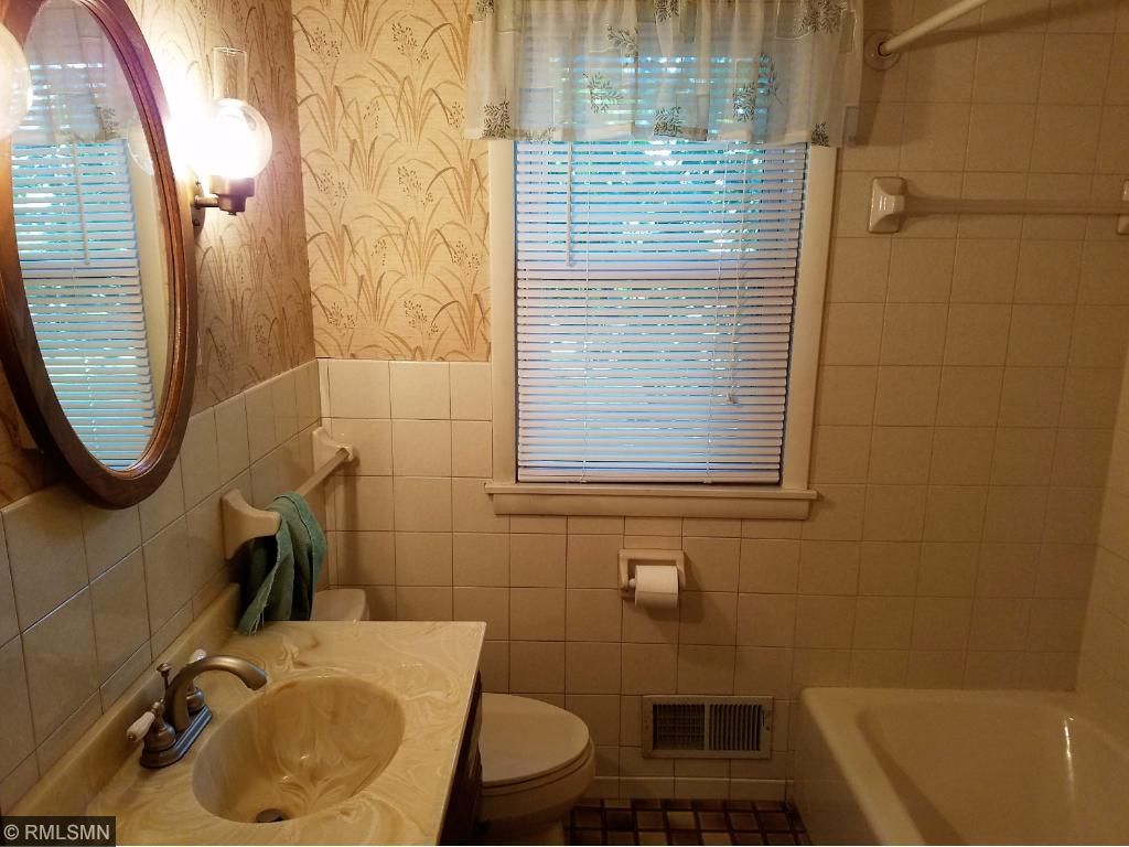 2840 Highview Ter, Eagan, MN 55121 photo 9