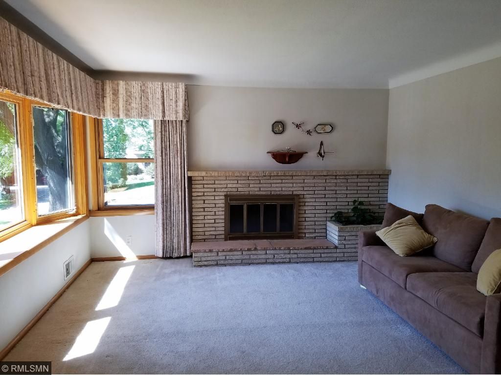2840 Highview Ter, Eagan, MN 55121 photo 2