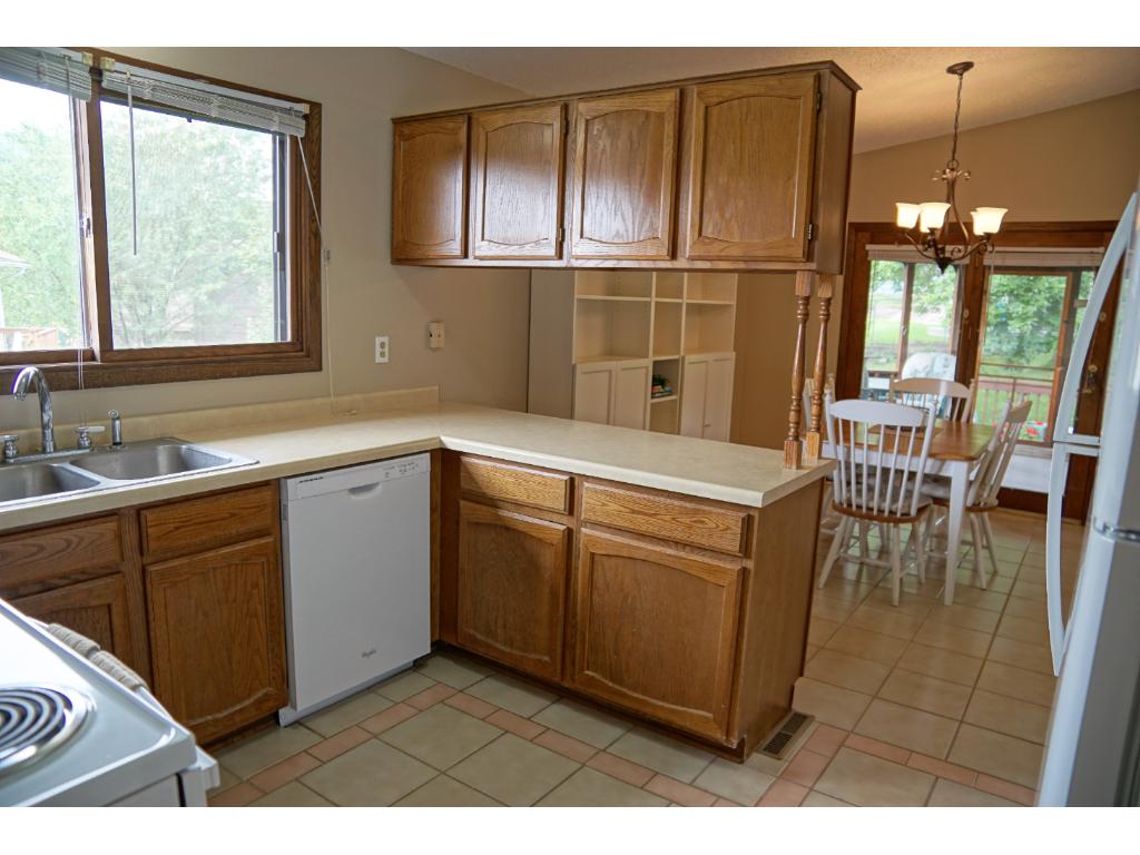 821 Cornwallis Ct, Eagan, MN 55123 photo 6