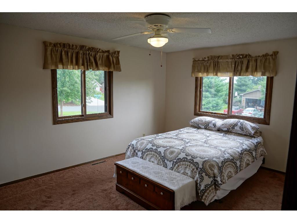 821 Cornwallis Ct, Eagan, MN 55123 photo 8