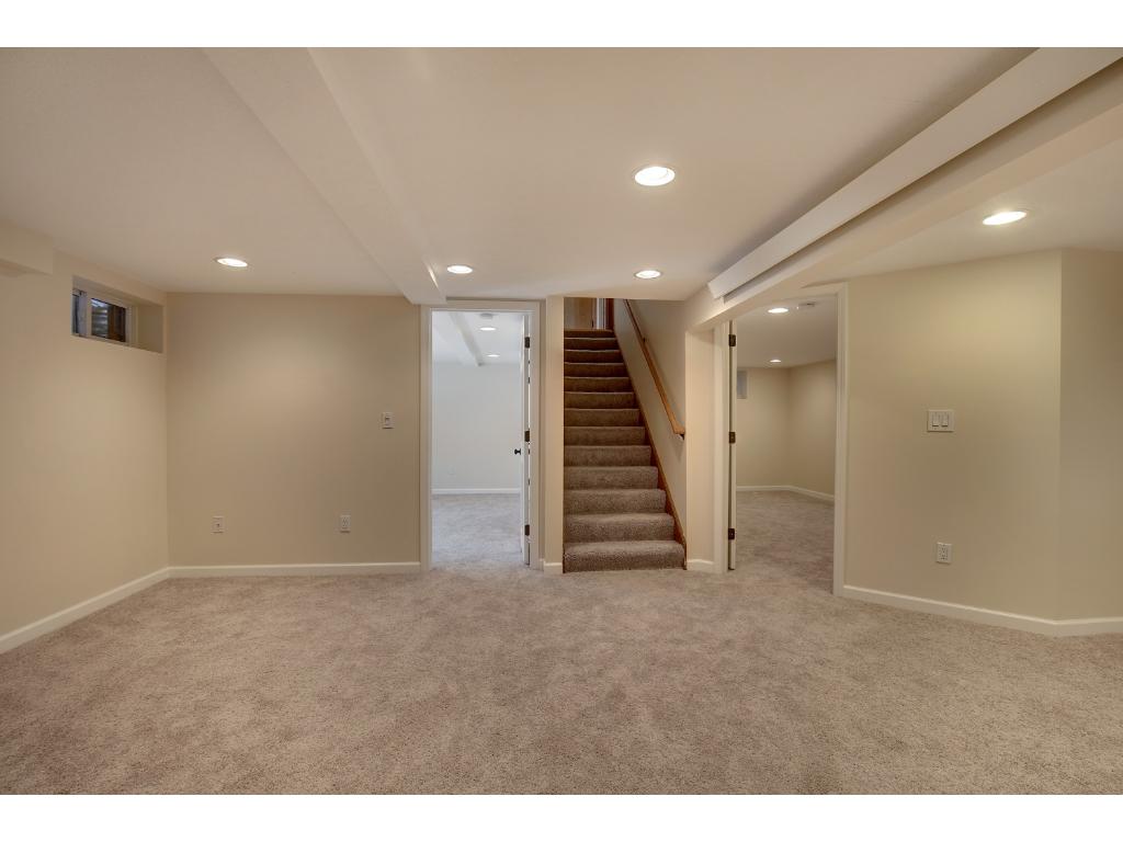 801 E 101st St, Bloomington, MN 55420 photo 12