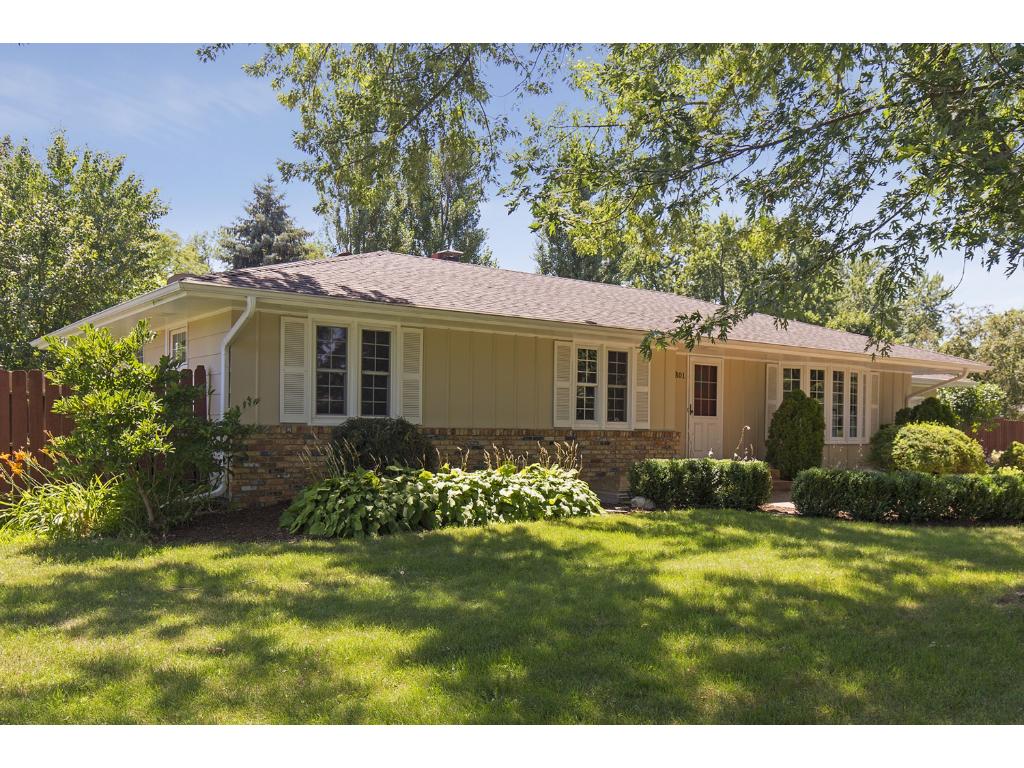 801 E 101st St, Bloomington, MN 55420 photo 1