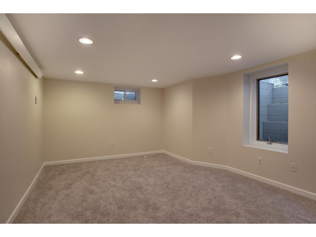 801 E 101st St, Bloomington, MN 55420 photo 15