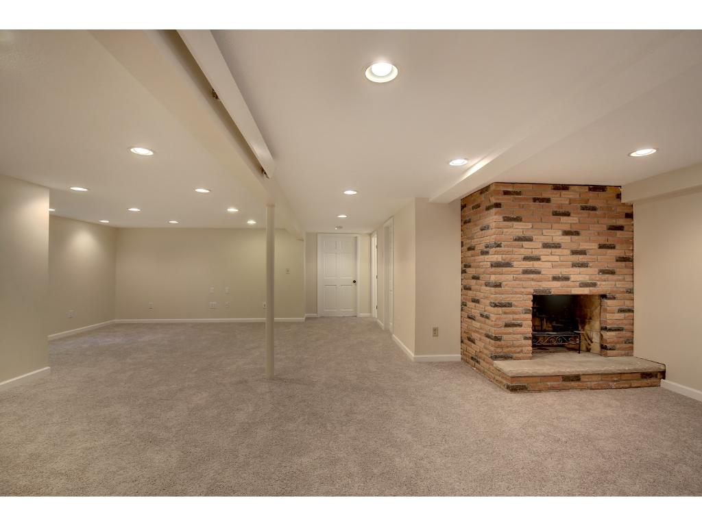 801 E 101st St, Bloomington, MN 55420 photo 13