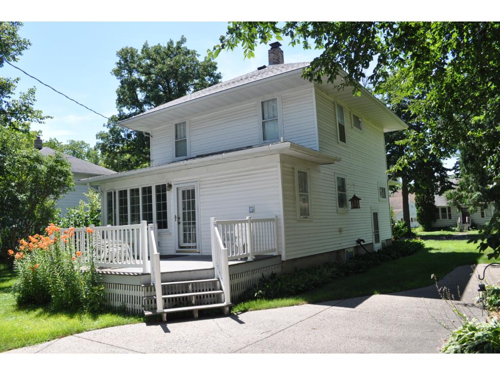 231 E 4th St, Hector, MN 55342 photo 2