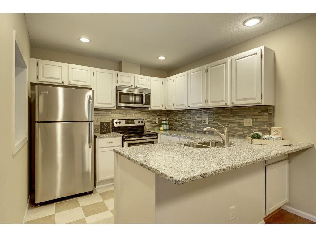 3415 Highlander Dr, Eagan, MN 55122 photo 10