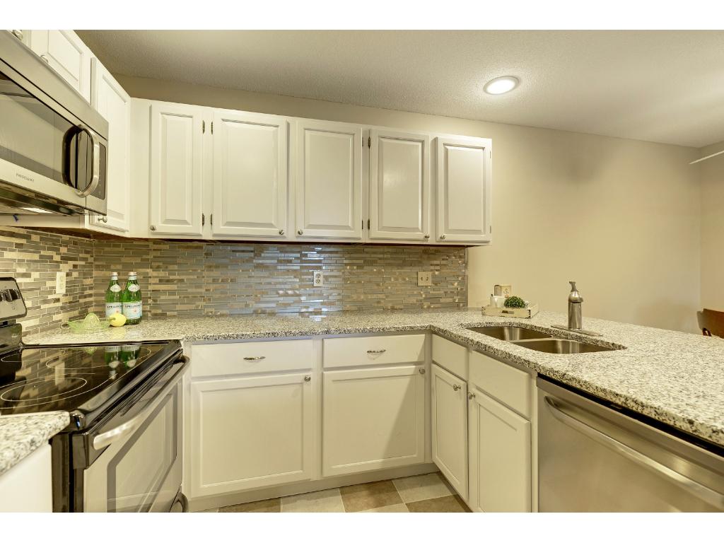3415 Highlander Dr, Eagan, MN 55122 photo 11