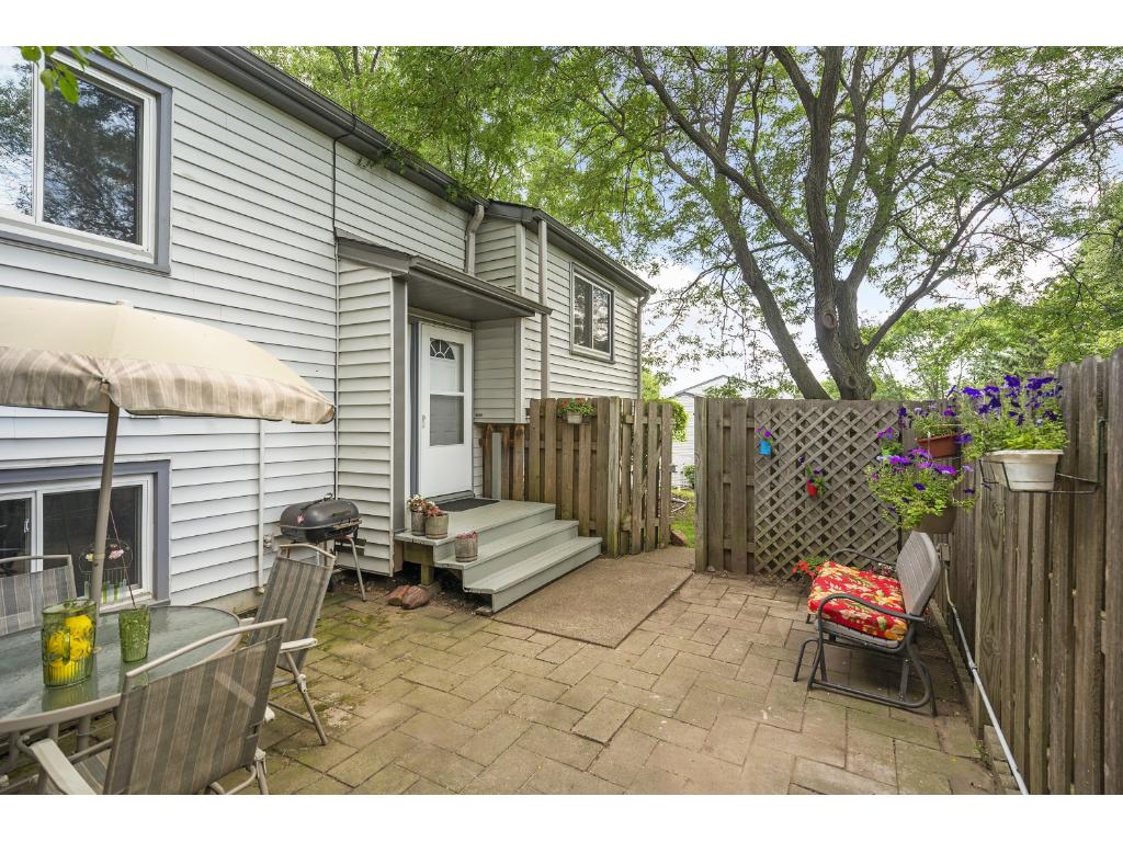 3415 Highlander Dr, Eagan, MN 55122 photo 3
