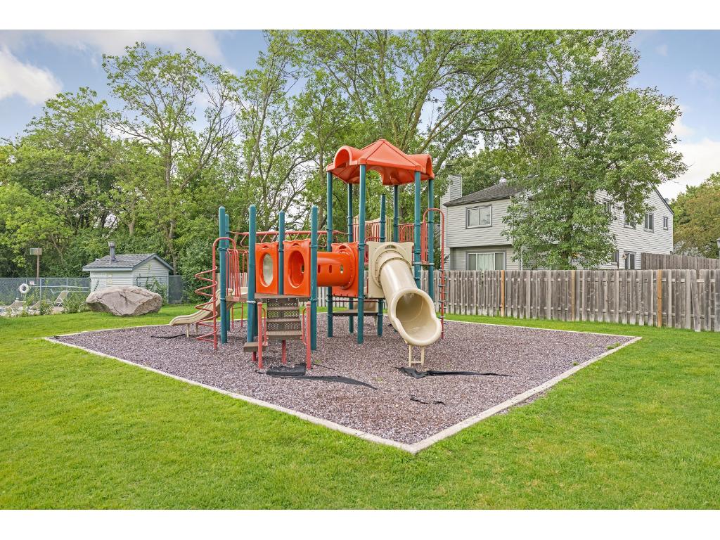 3415 Highlander Dr, Eagan, MN 55122 photo 21