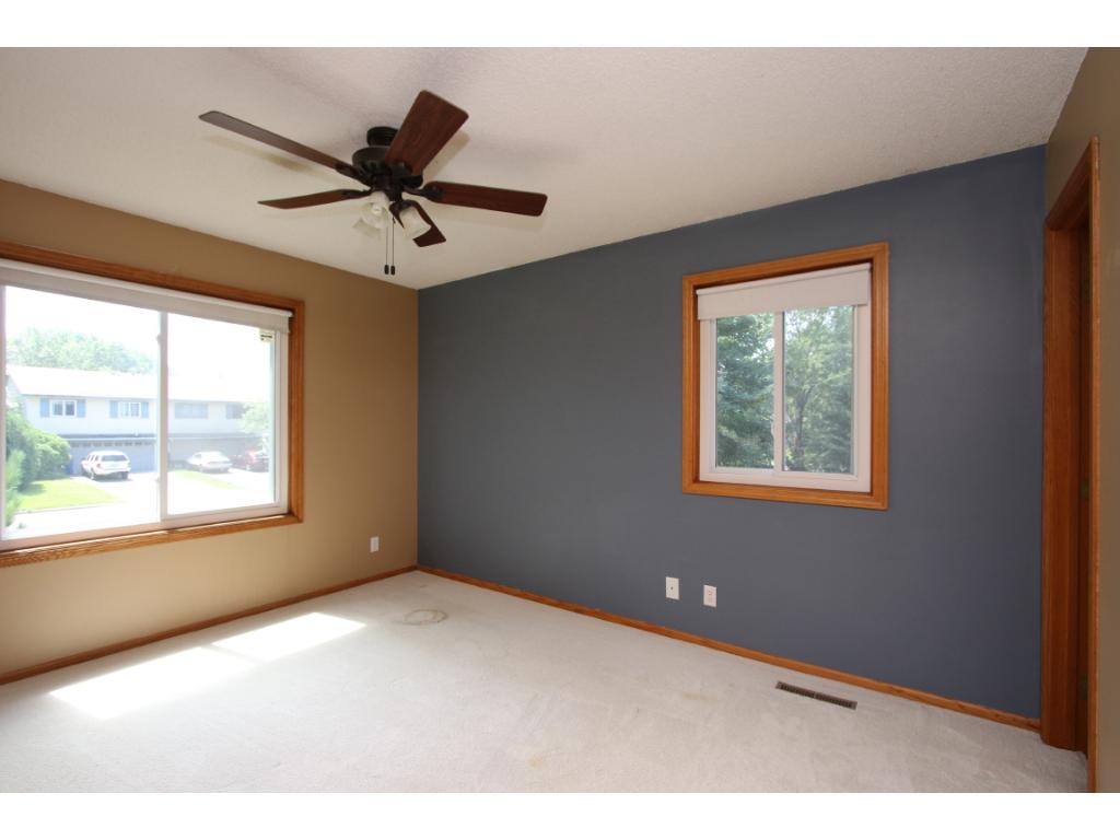 1989 Shale Ln, Eagan, MN 55122 photo 4