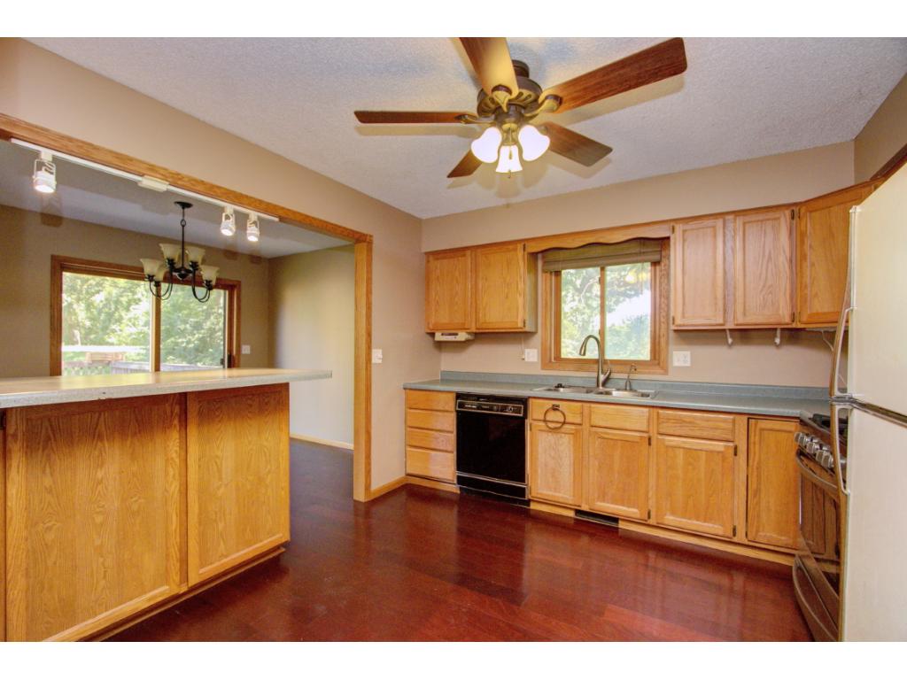 1989 Shale Ln, Eagan, MN 55122 photo 12