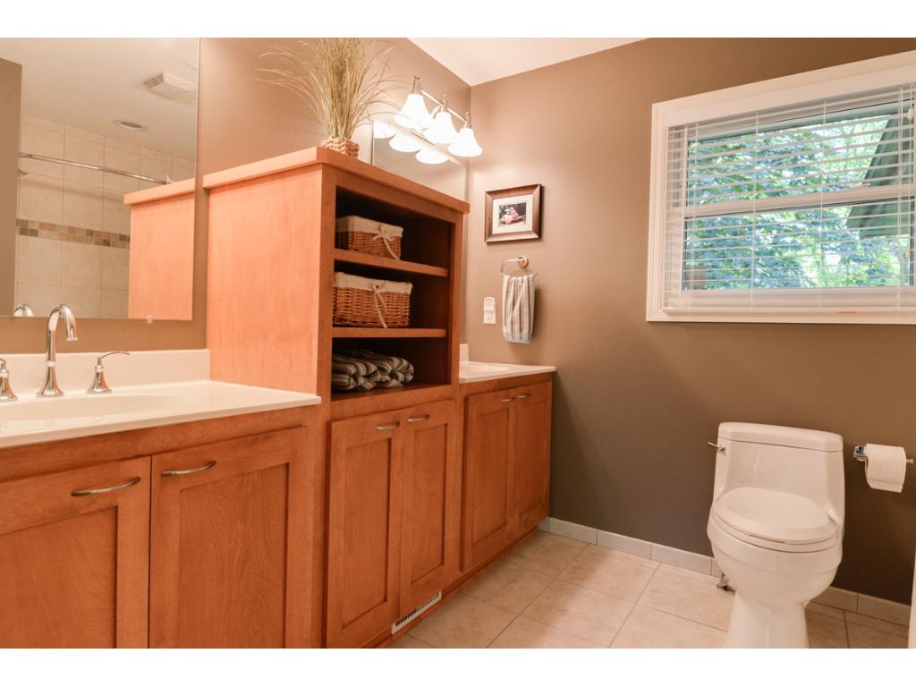 1352 Balsam St E, Eagan, MN 55123 photo 17