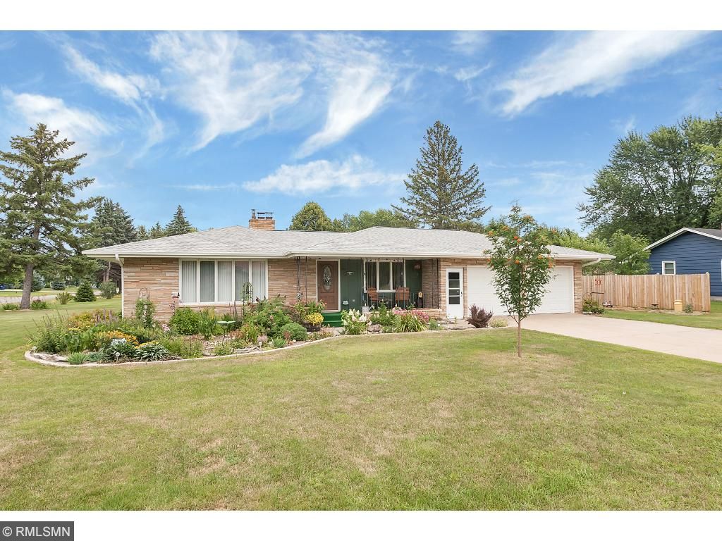 948 Spruce Dr, Saint Cloud, MN 56303 photo 1
