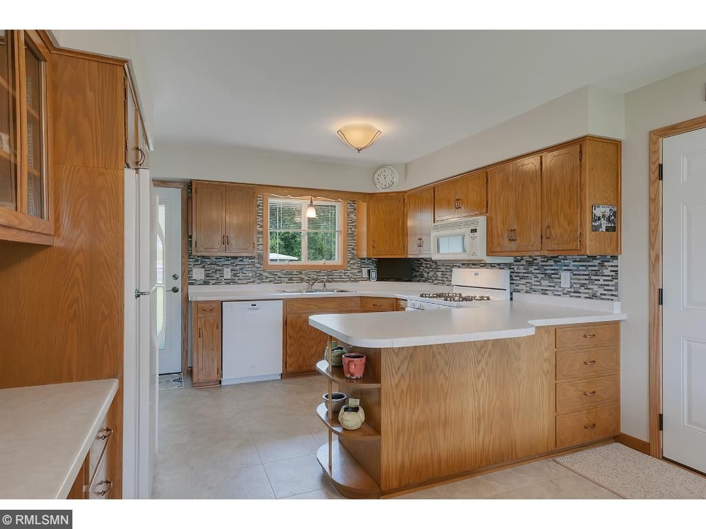 948 Spruce Dr, Saint Cloud, MN 56303 photo 3