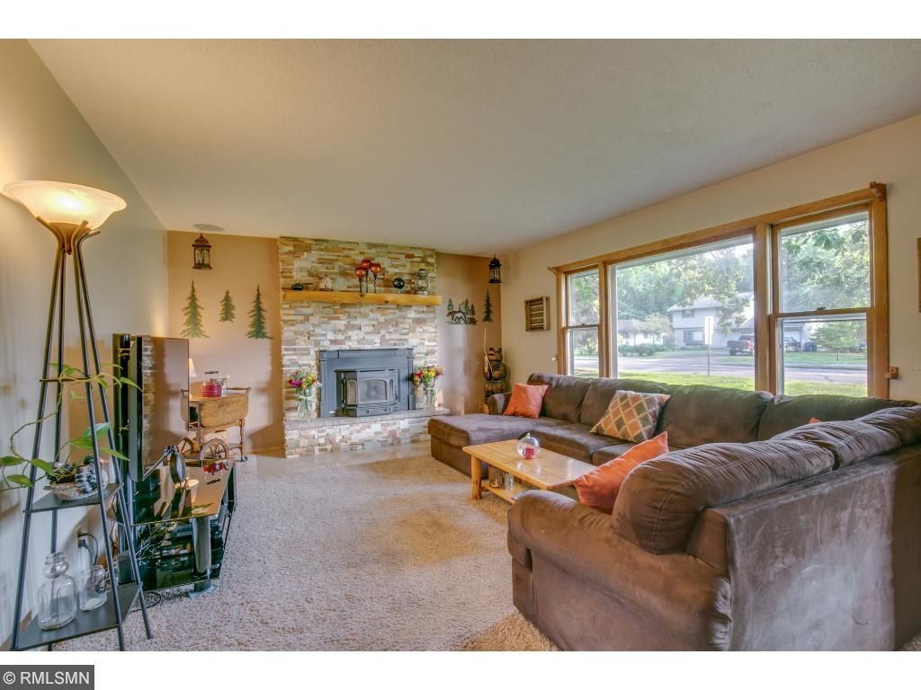 515 Dayton Rd, Champlin, MN 55316 photo 3