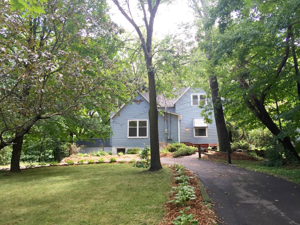 697 N Glencoe Rd, Excelsior, MN 55331 photo 1