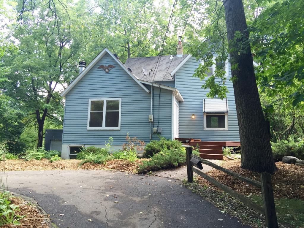 697 N Glencoe Rd, Excelsior, MN 55331 photo 2