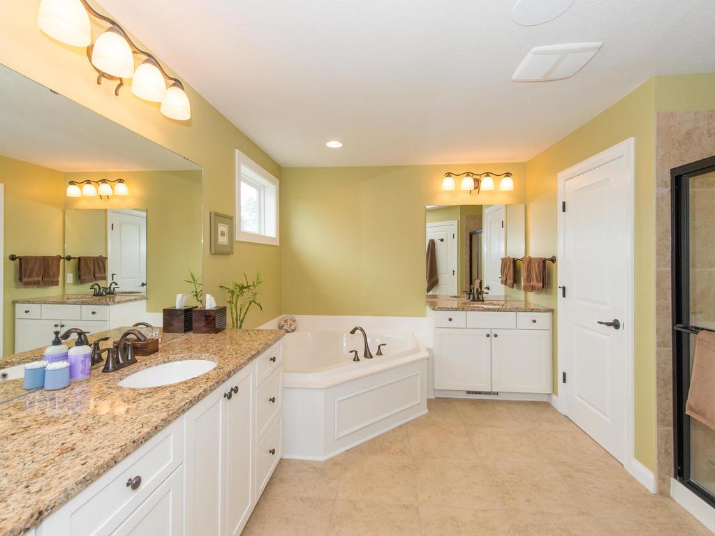 4080 Pipewood Ln, Excelsior, MN 55331 photo 13