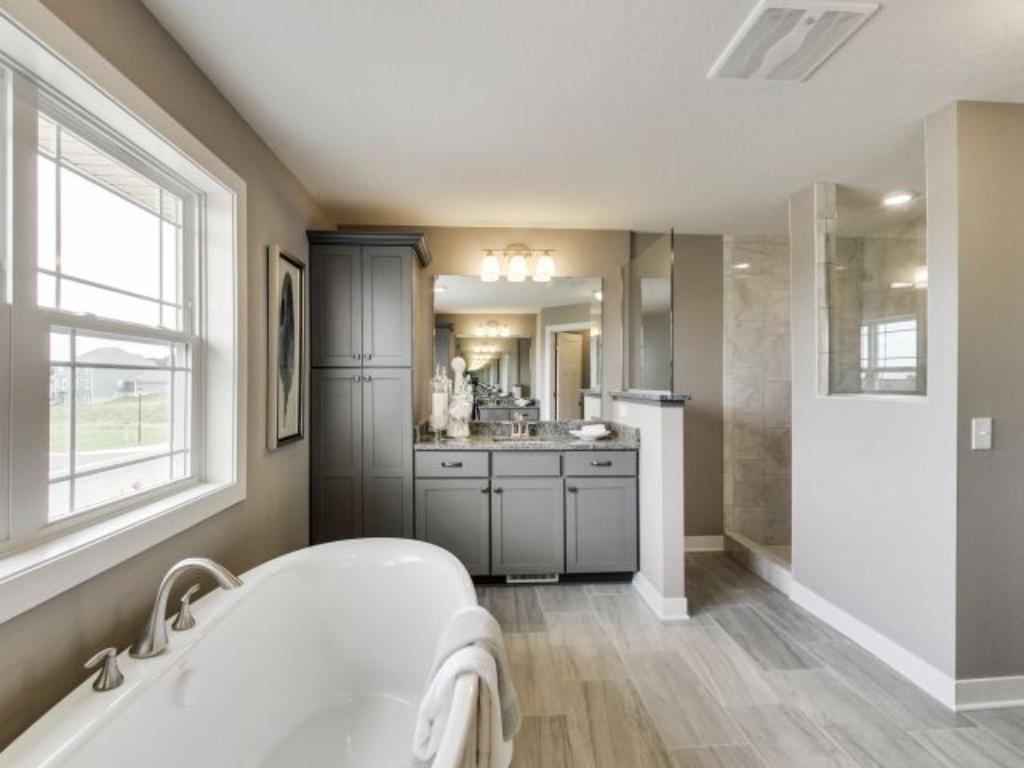 1320 Interlachen Dr, Eagan, MN 55123 photo 17