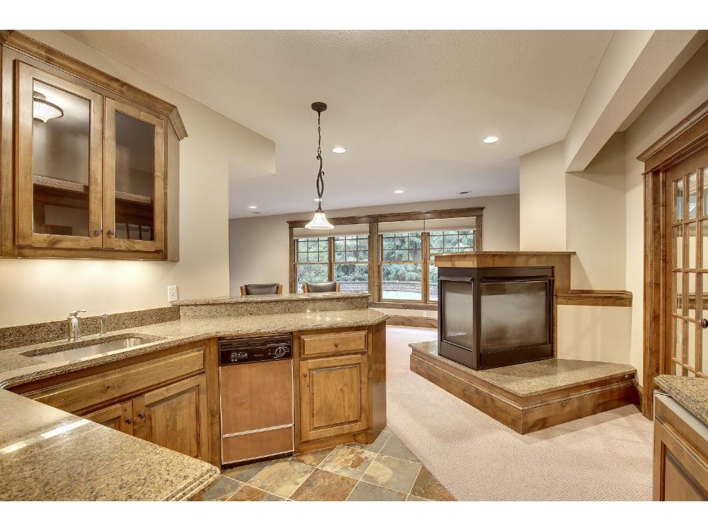 7981 Lea Cir, Bloomington, MN 55438 photo 21