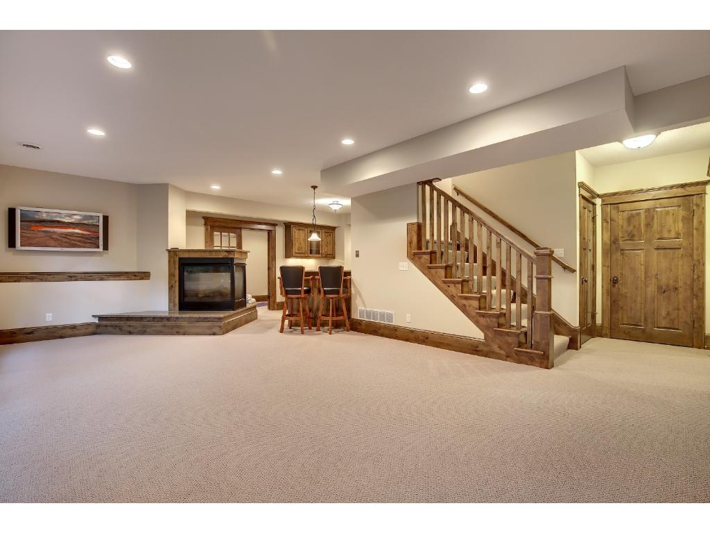 7981 Lea Cir, Bloomington, MN 55438 photo 20