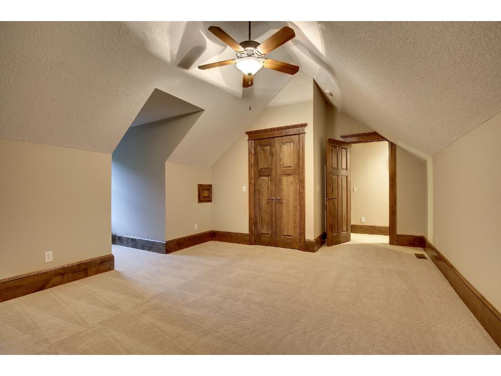 7981 Lea Cir, Bloomington, MN 55438 photo 19
