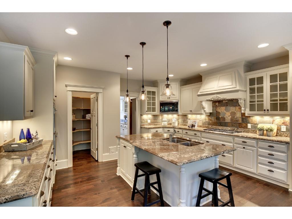 7981 Lea Cir, Bloomington, MN 55438 photo 8