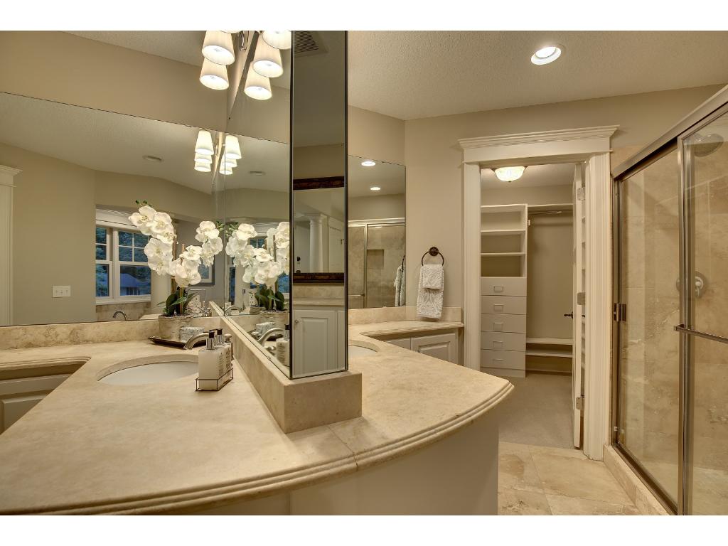 7981 Lea Cir, Bloomington, MN 55438 photo 16