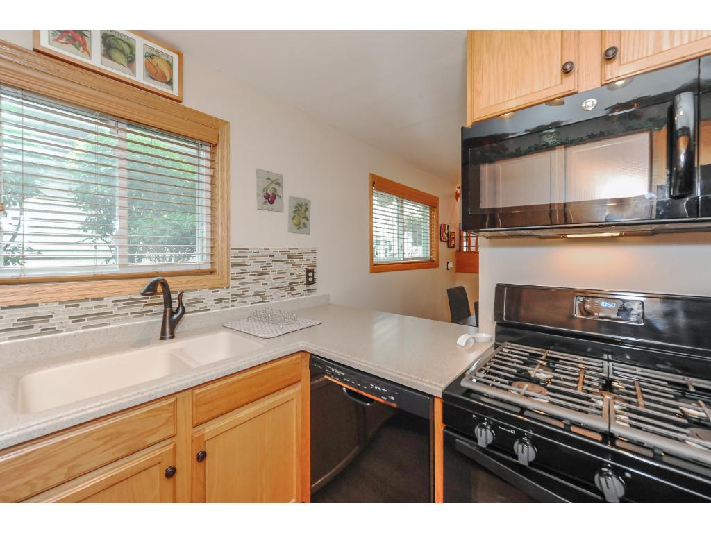 3271 Dodd Ln, Eagan, MN 55121 photo 8