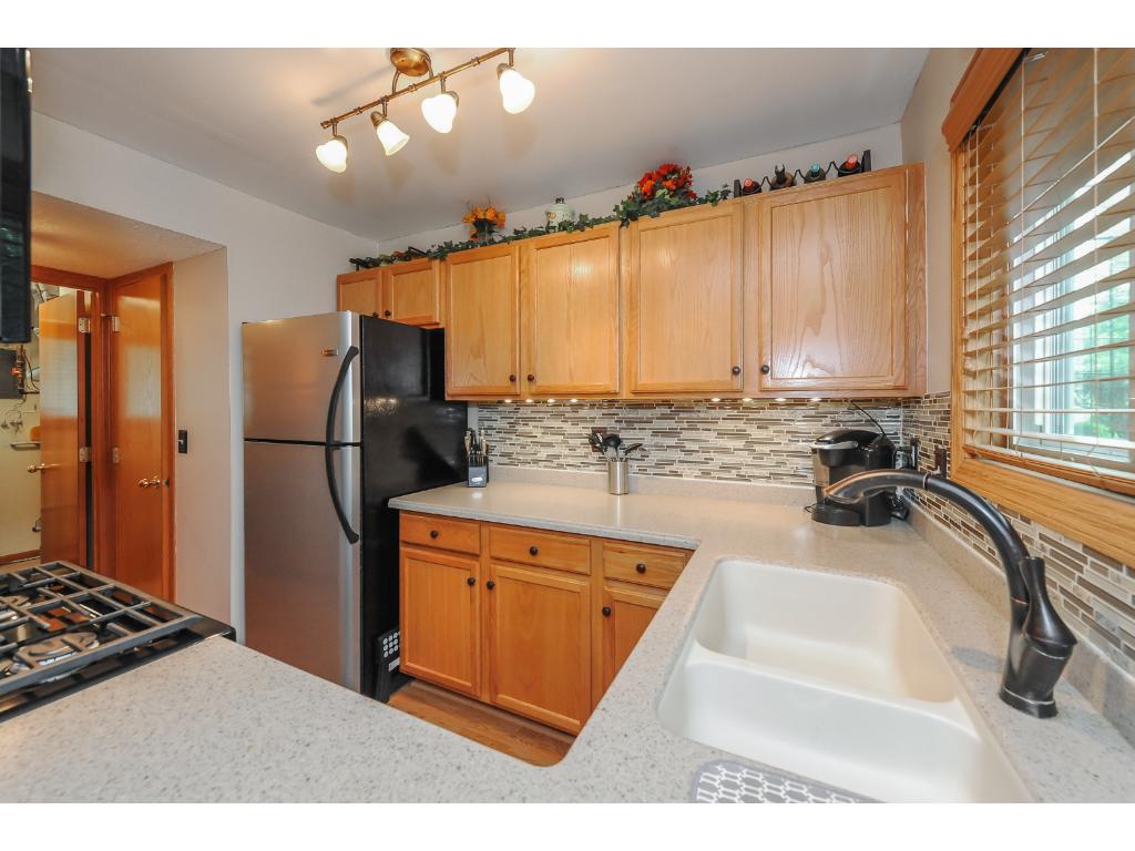 3271 Dodd Ln, Eagan, MN 55121 photo 7