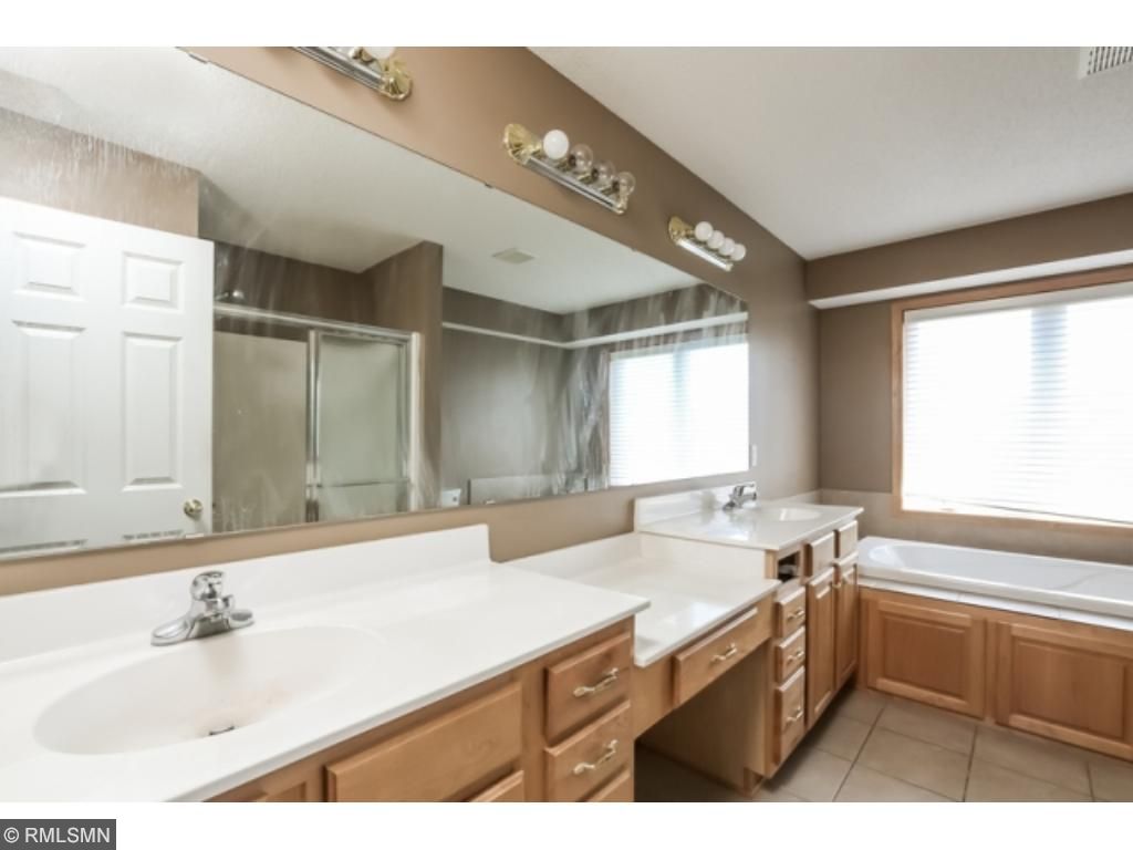 3970 Donegal Way, Eagan, MN 55122 photo 8