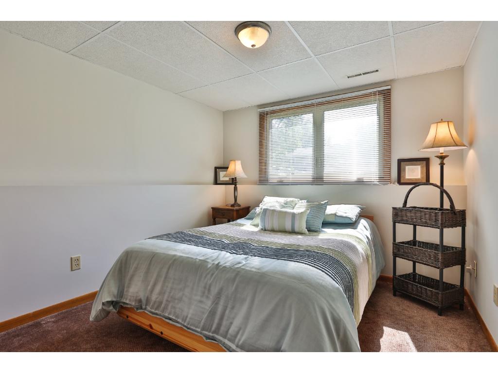 8917 Oakview Ln N, Maple Grove, MN 55369 photo 15