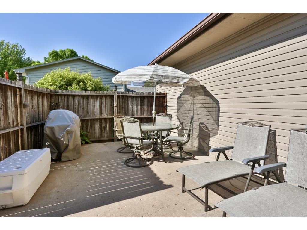 8917 Oakview Ln N, Maple Grove, MN 55369 photo 16