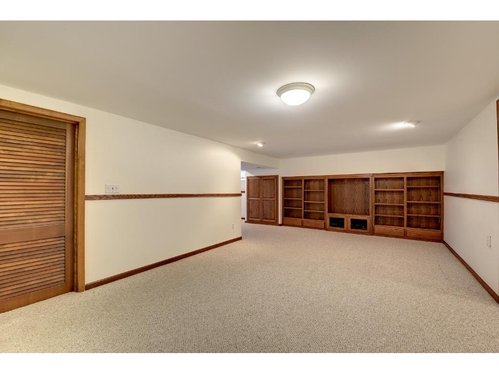 10100 Brookside Ave, Bloomington, MN 55431 photo 20