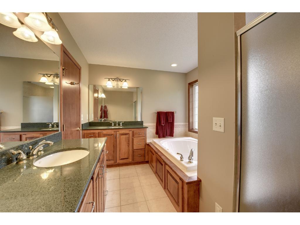 10100 Brookside Ave, Bloomington, MN 55431 photo 13