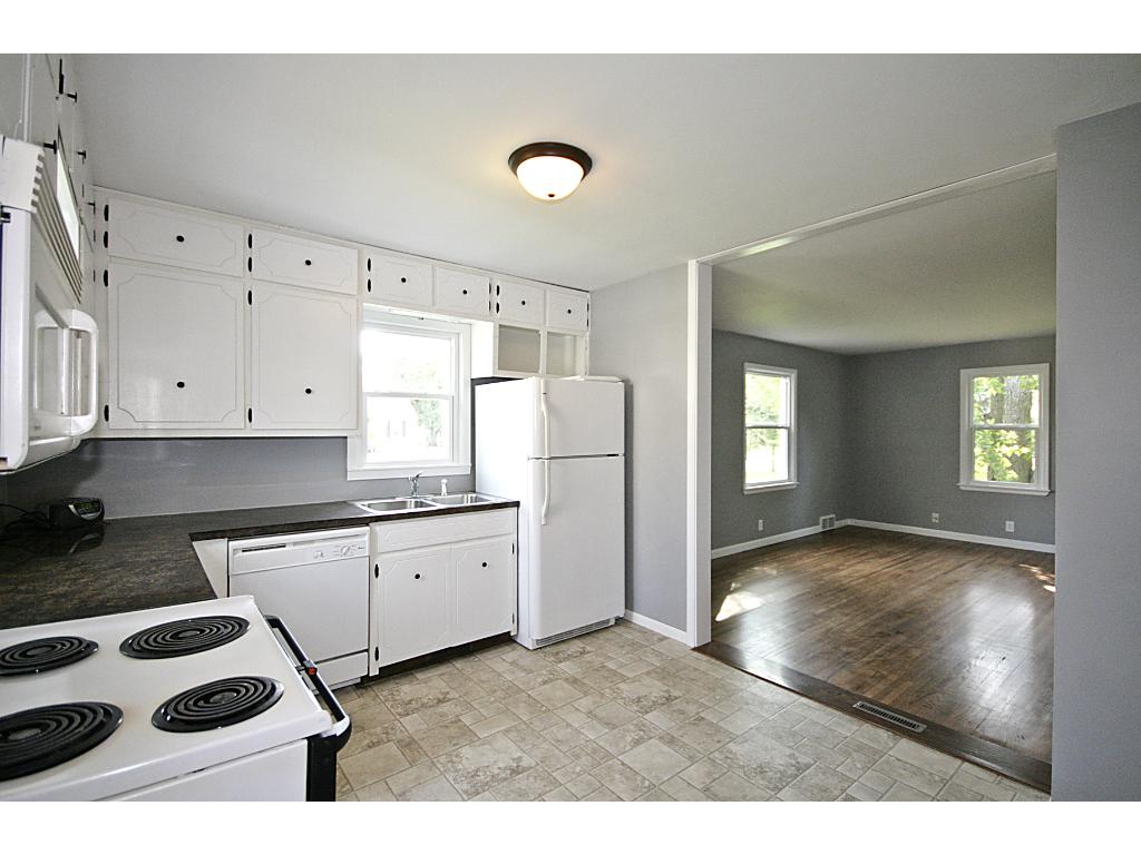 623 E 3rd St, Litchfield, MN 55355 photo 7