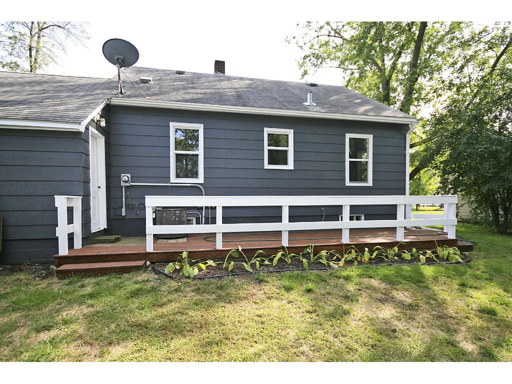 623 E 3rd St, Litchfield, MN 55355 photo 2